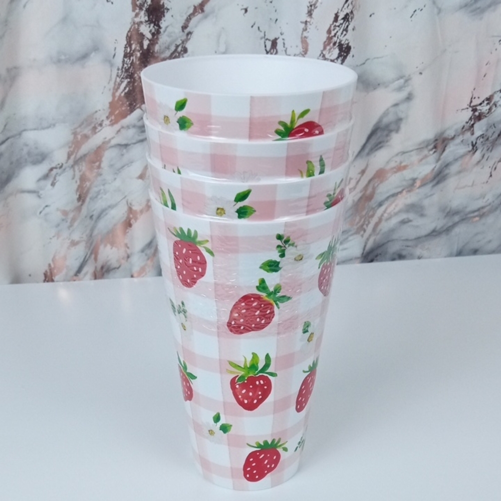 ⛱️ Pink Gingham Strawberry Tumbler Set